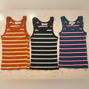 HIPPIE ROSE Fitted Ribbed Striped Sleeveless Scoop Neck Tank Top Bundle